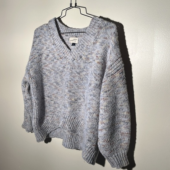Universal Thread V Neck Slouchy Sweater - Picture 3 of 6